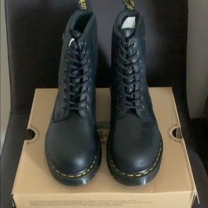 Dr. Martens 1460 WOMEN'S WATERPROOF BOOTS size 7